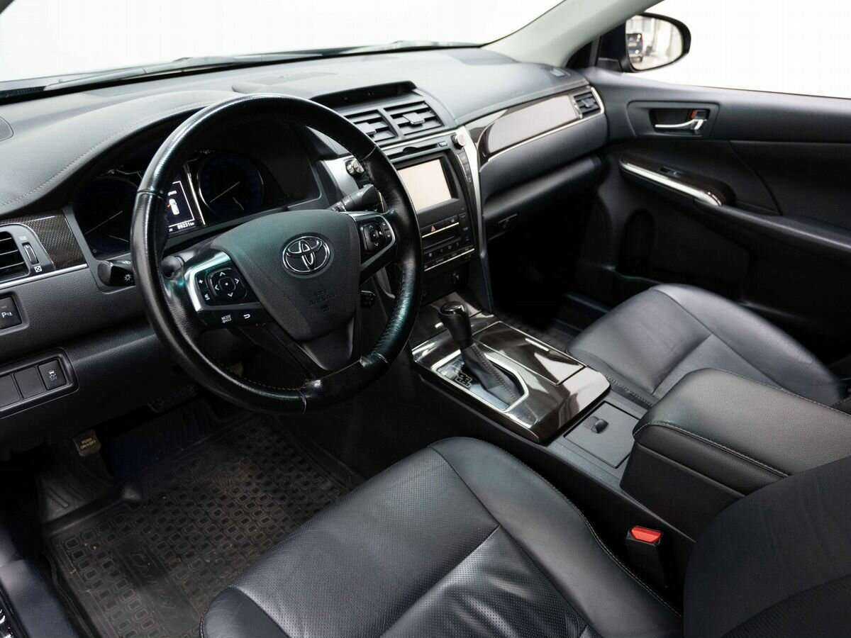 Toyota Camry 2018 года с пробегом. Фото: #9