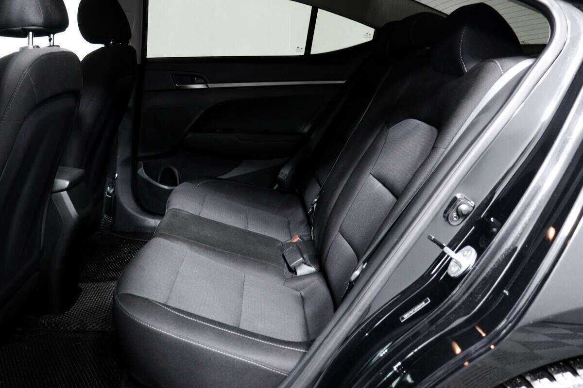 Hyundai Elantra 2018 года с пробегом. Фото: #11