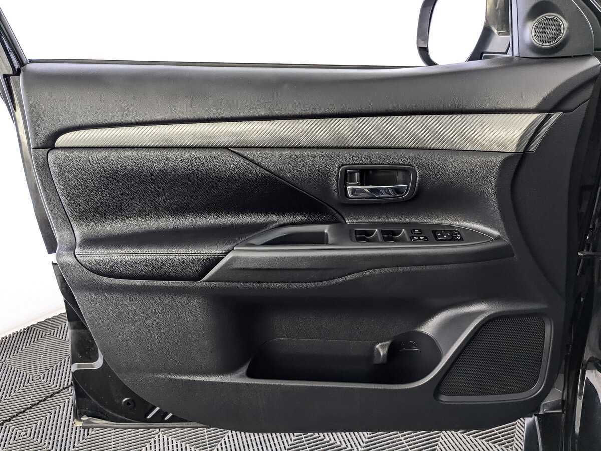 Mitsubishi Outlander 2012 года с пробегом. Фото: #14