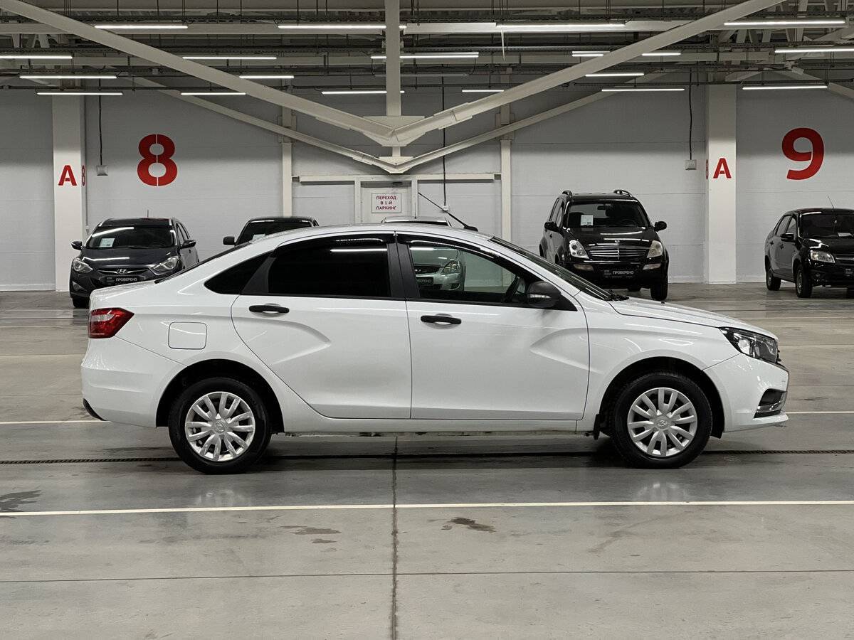 Lada (ВАЗ) Vesta 2018 года с пробегом. Фото: #3