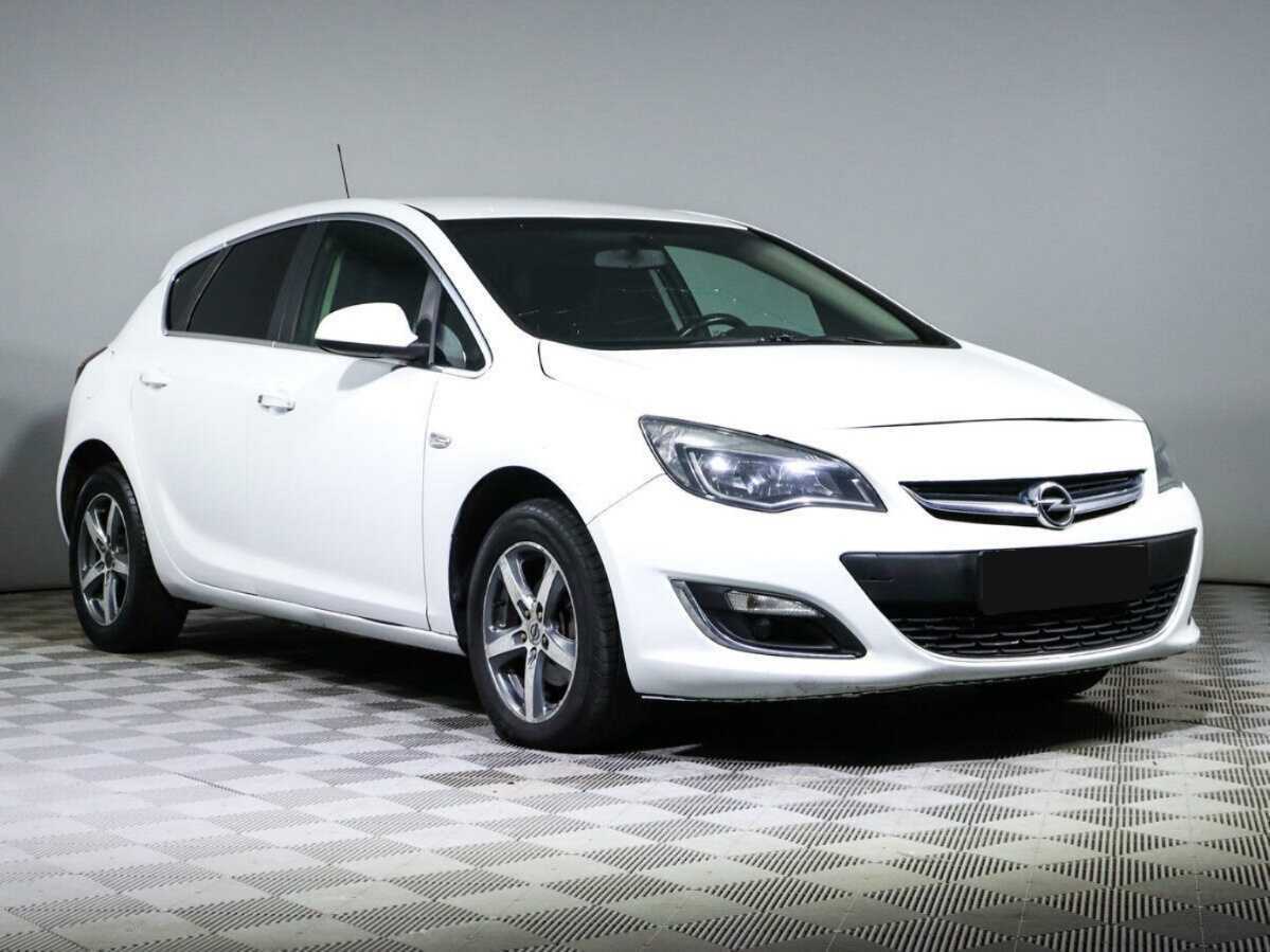 Opel Astra 2013 года с пробегом. Фото: #2