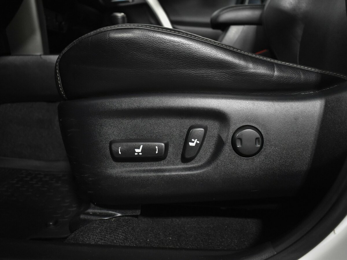 Toyota RAV4 2015 года с пробегом. Фото: #8