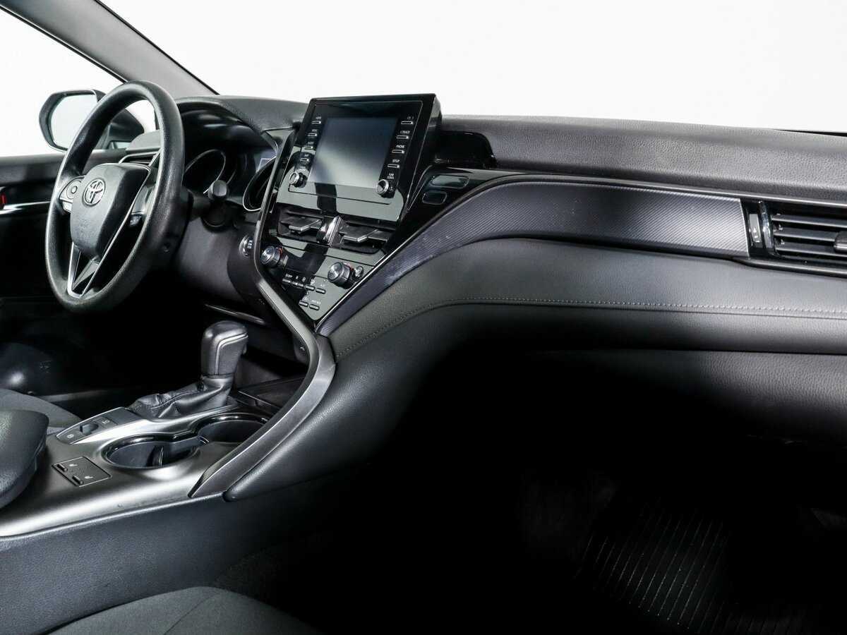 Toyota Camry 2021 года с пробегом. Фото: #5