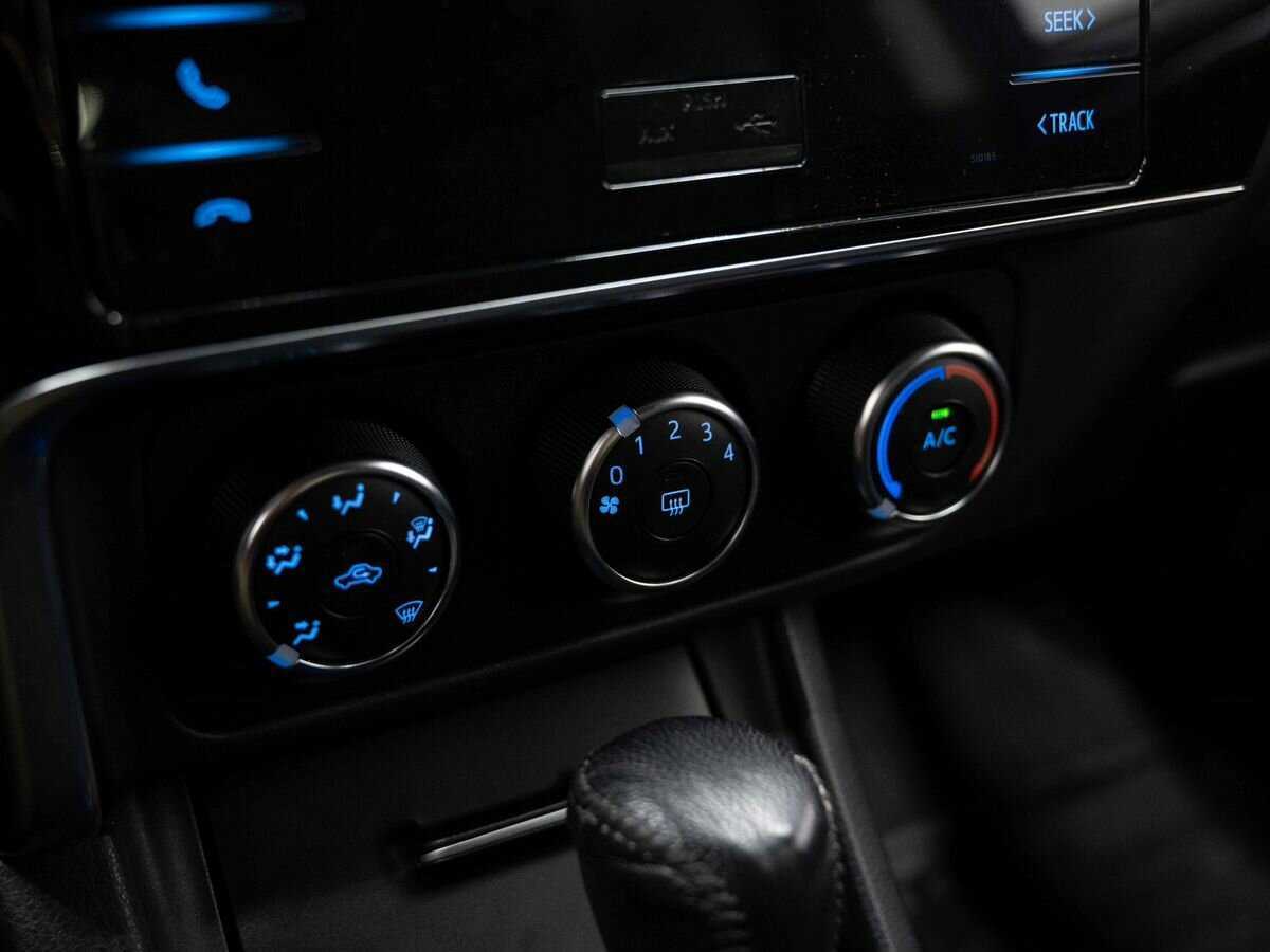 Toyota Corolla 2017 года с пробегом. Фото: #18