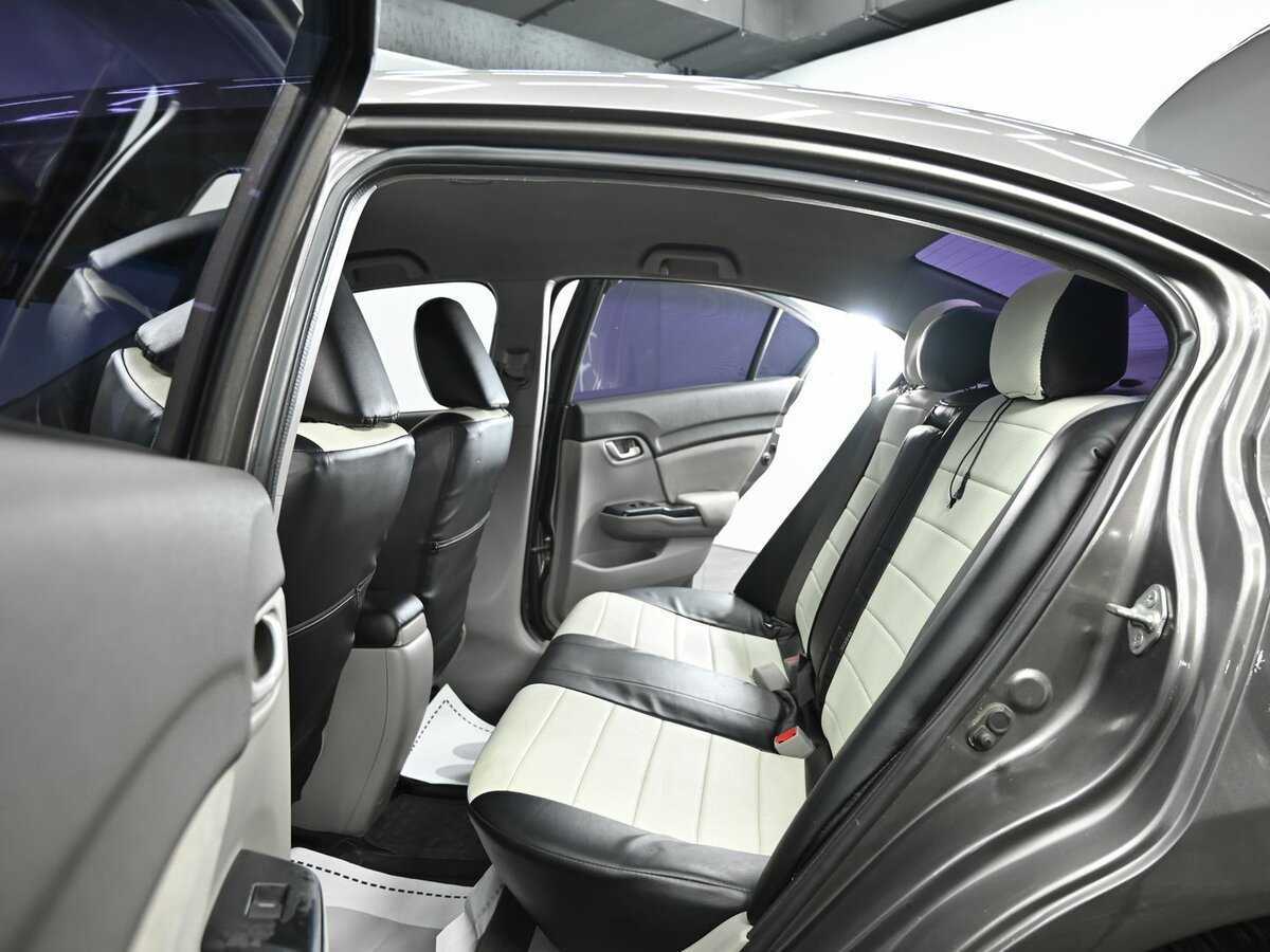 Honda Civic 2012 года с пробегом. Фото: #11