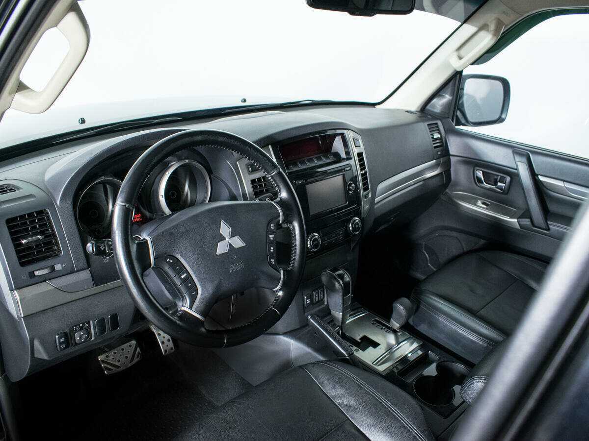 Mitsubishi Pajero 2014 года с пробегом. Фото: #9