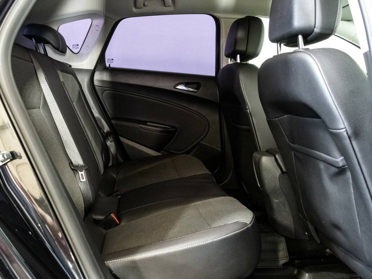 Opel Astra 2012 года с пробегом. Фото: #14