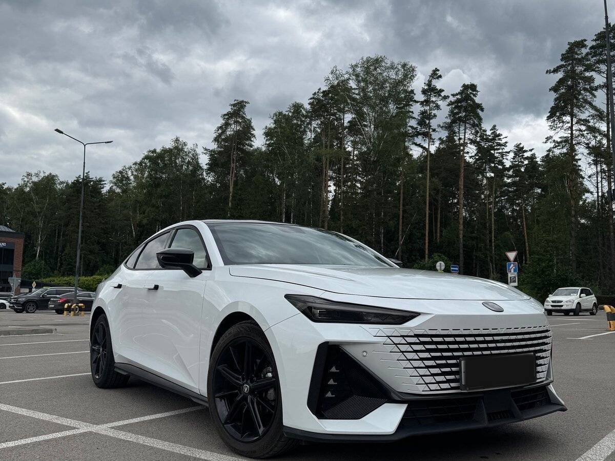 Changan UNI-V 2023 года с пробегом. Фото: #1