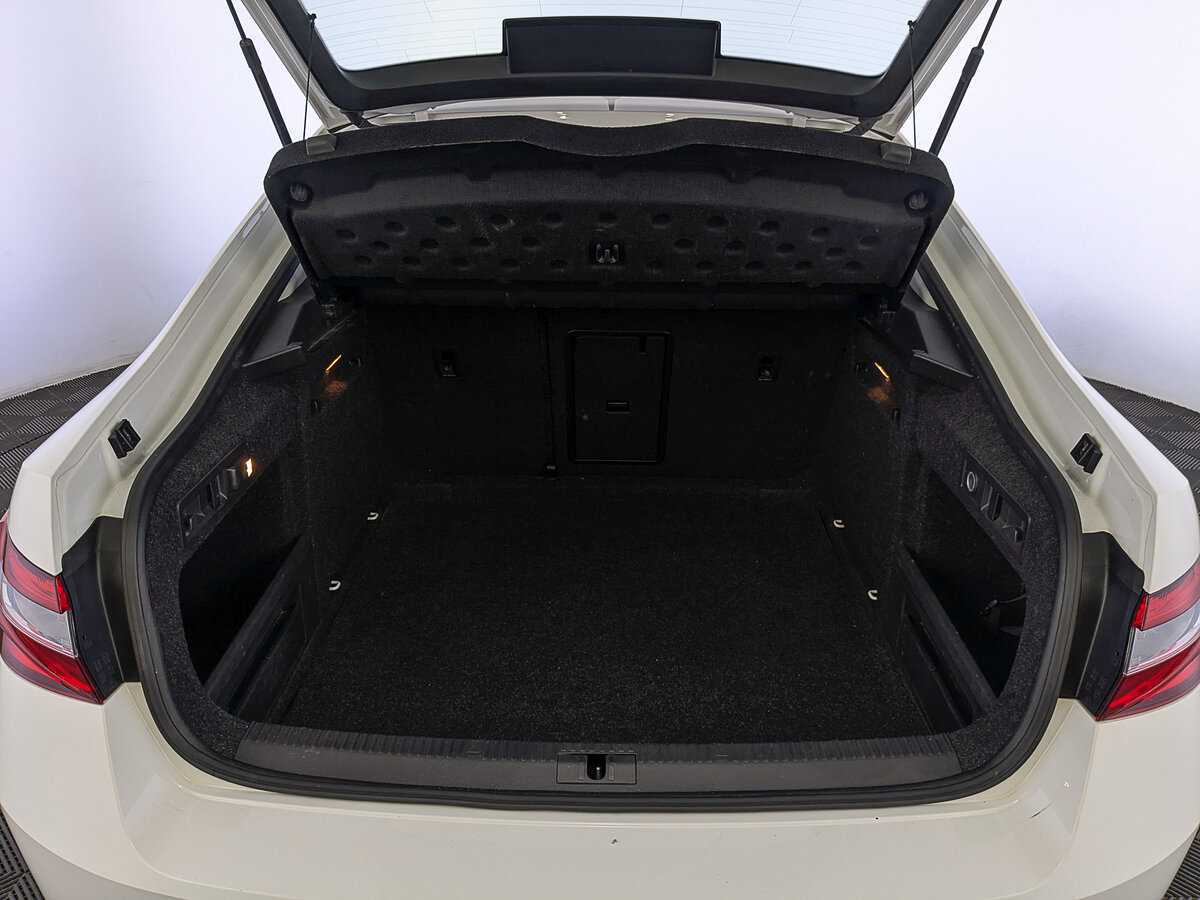 Skoda Superb 2017 года с пробегом. Фото: #9