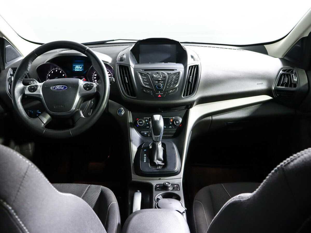 Ford Kuga 2015 года с пробегом. Фото: #9