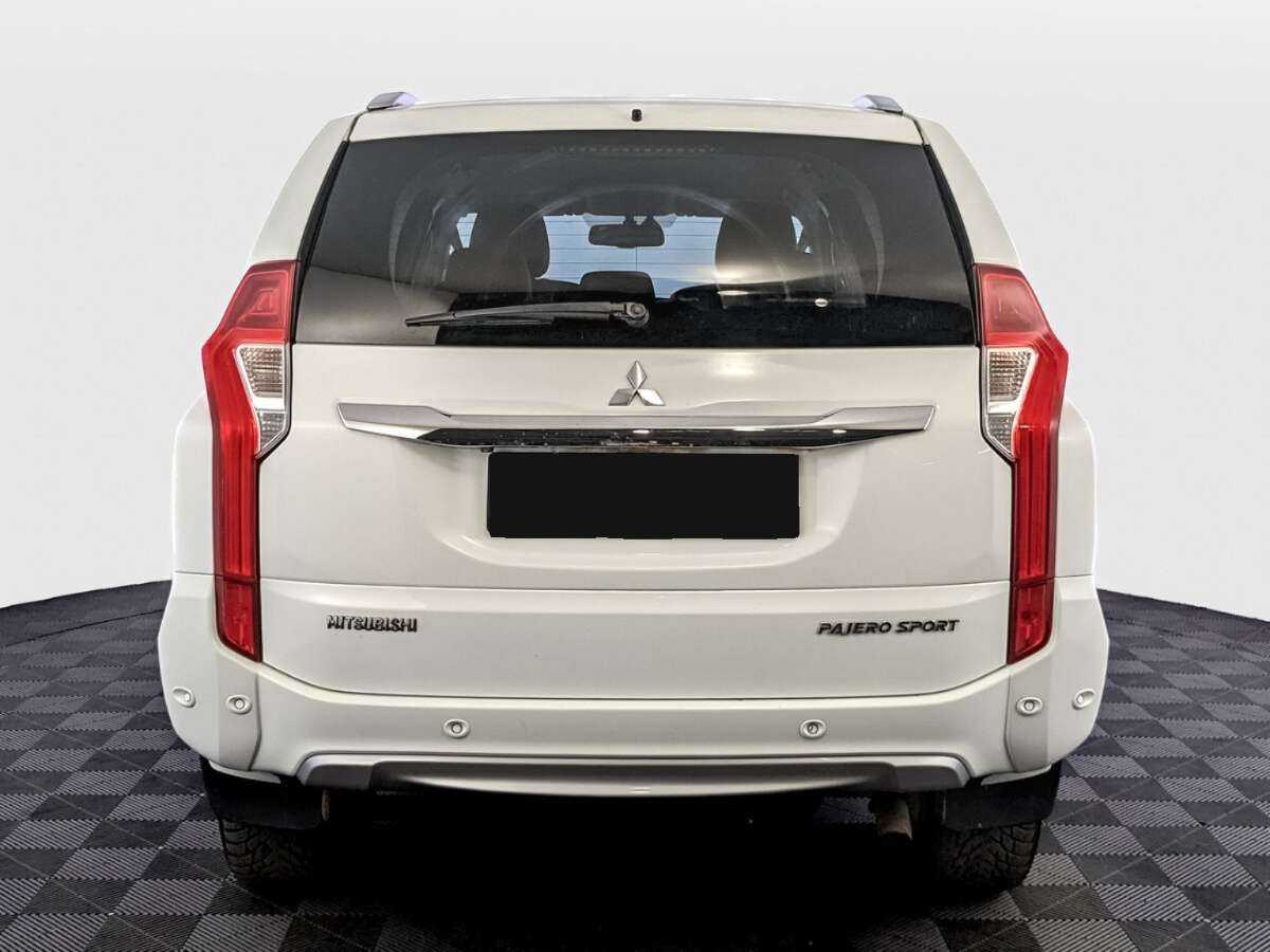 Mitsubishi Pajero Sport 2017 года с пробегом. Фото: #5
