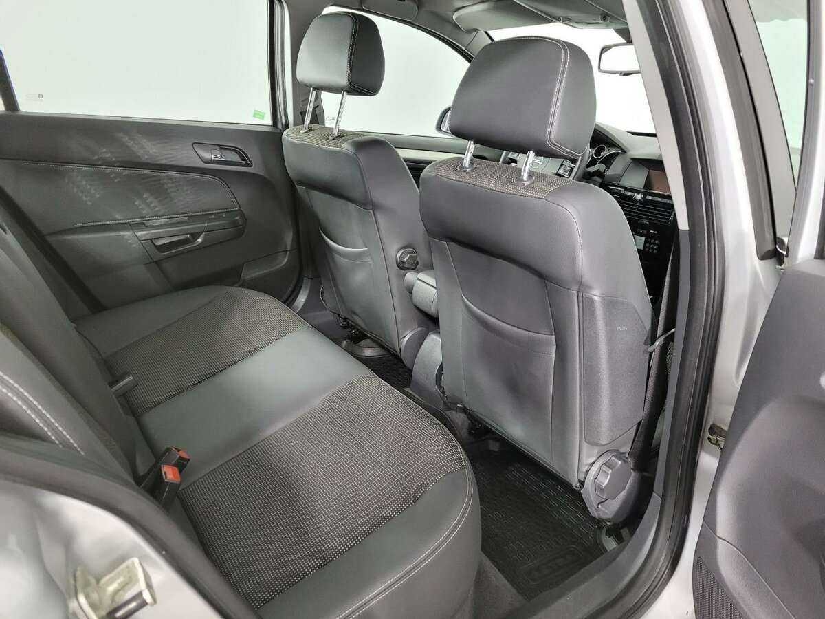 Opel Astra 2012 года с пробегом. Фото: #16