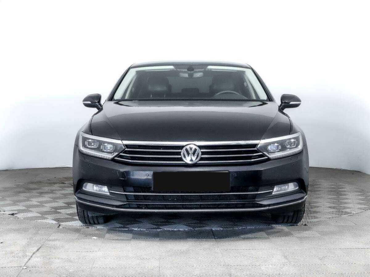 Volkswagen Passat 2017 года с пробегом. Фото: #1