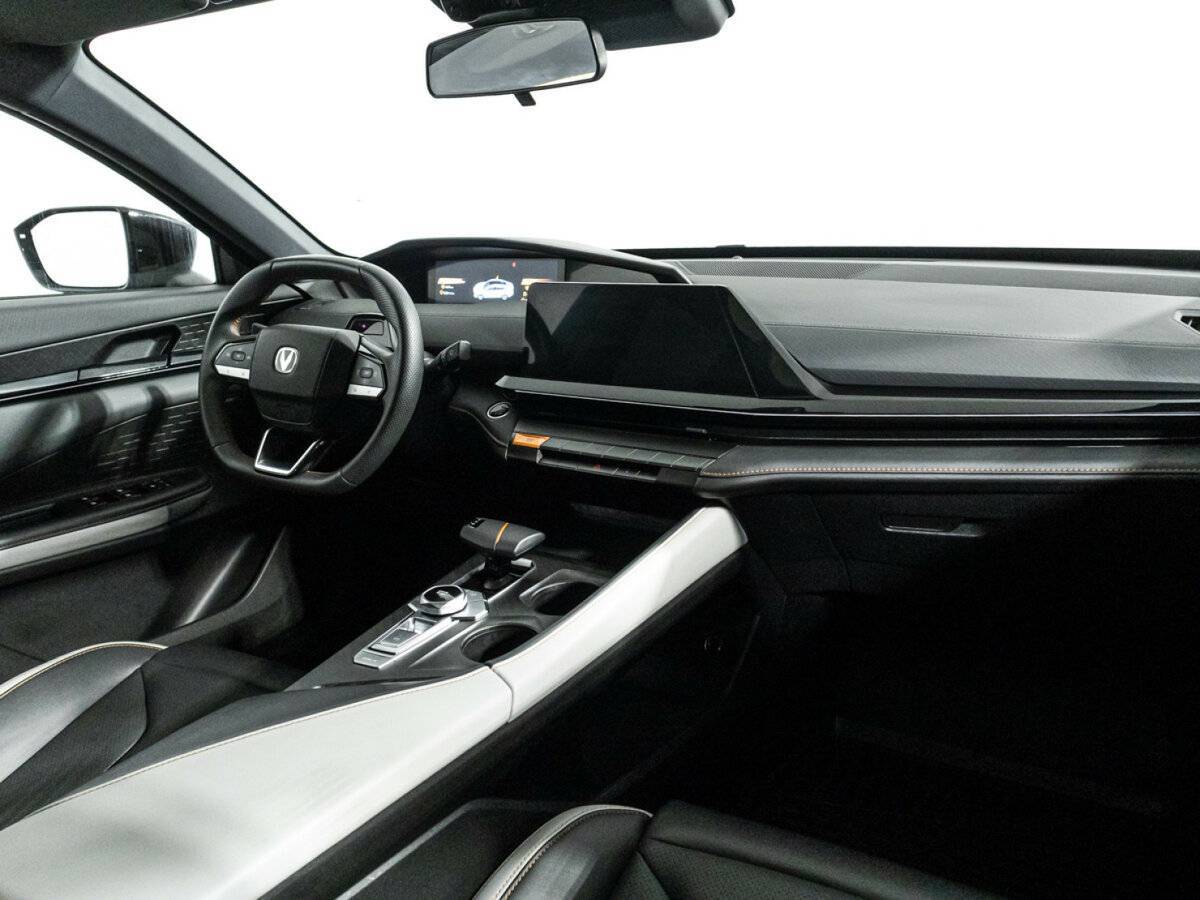 Changan UNI-V 2023 года с пробегом. Фото: #8