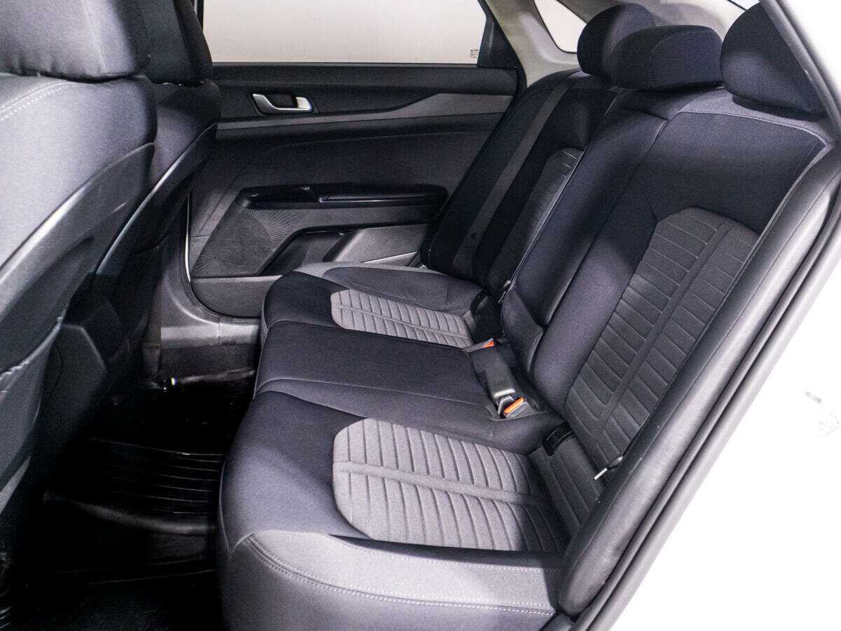 Kia K5 2021 года с пробегом. Фото: #9