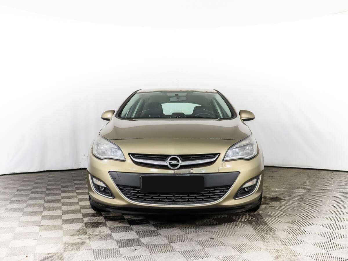 Opel Astra 2013 года с пробегом. Фото: #1