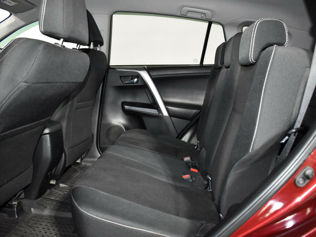 Toyota RAV4 2016 года с пробегом. Фото: #10