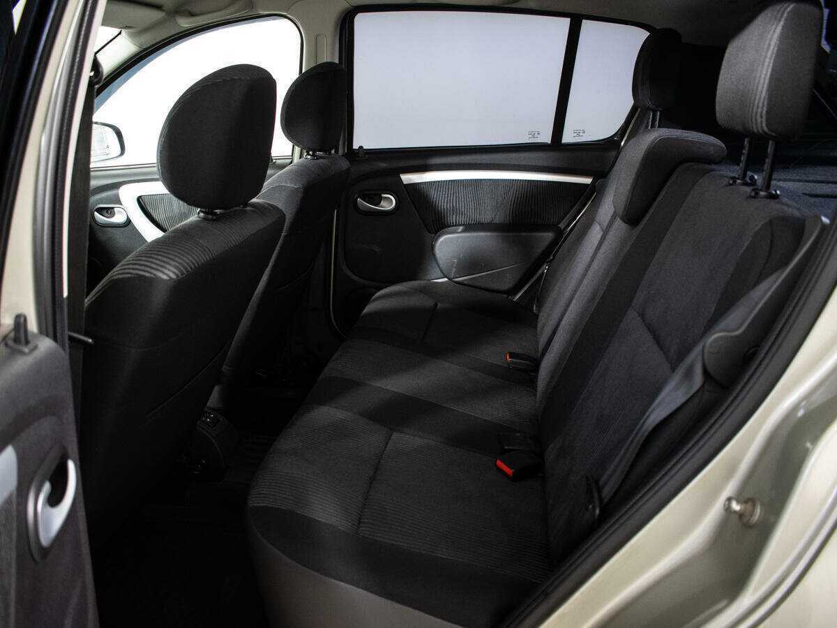 Renault Sandero 2013 года с пробегом. Фото: #7