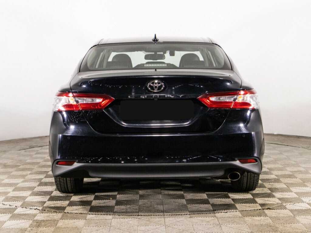 Toyota Camry 2018 года с пробегом. Фото: #5