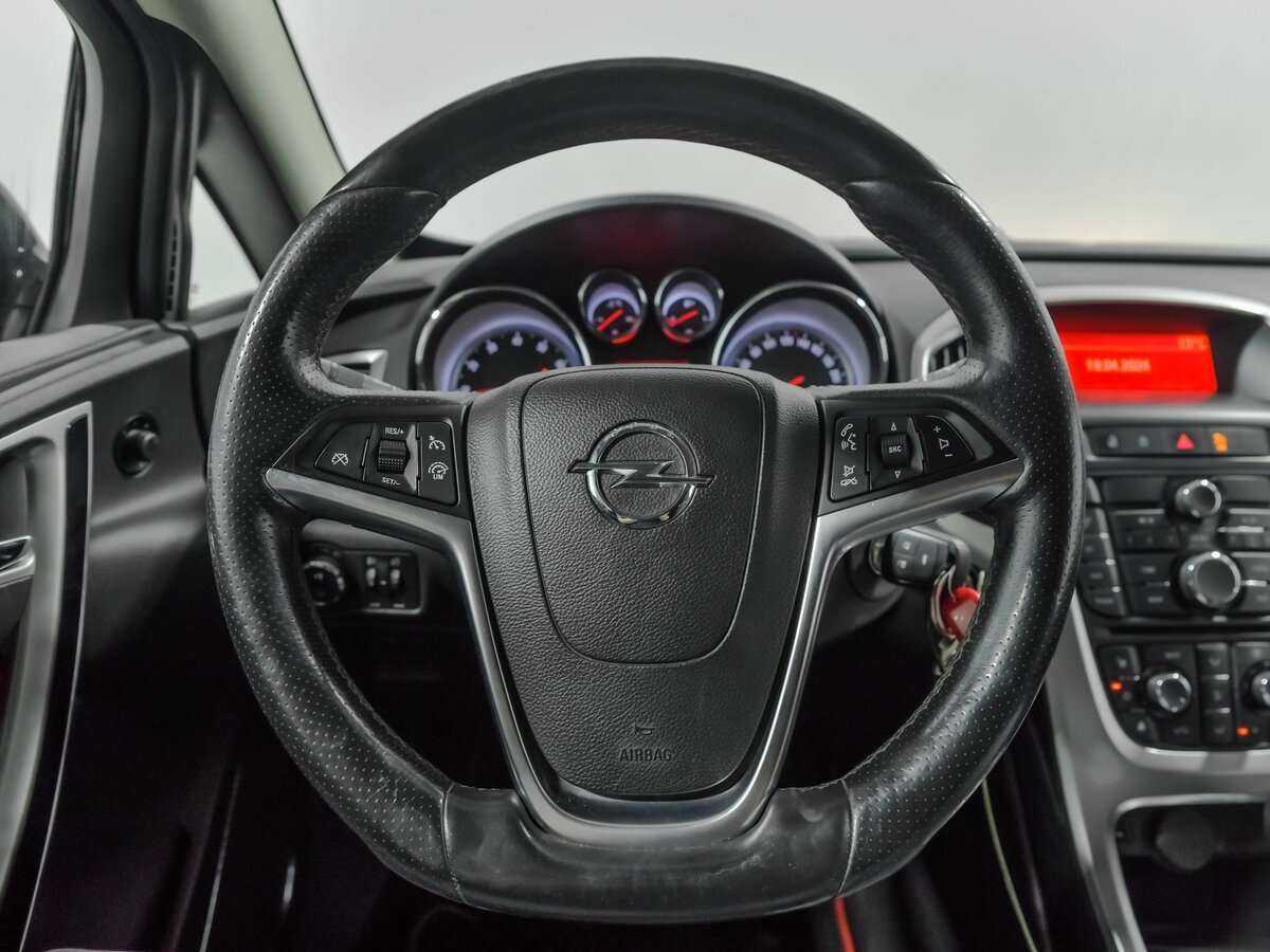 Opel Astra 2013 года с пробегом. Фото: #5