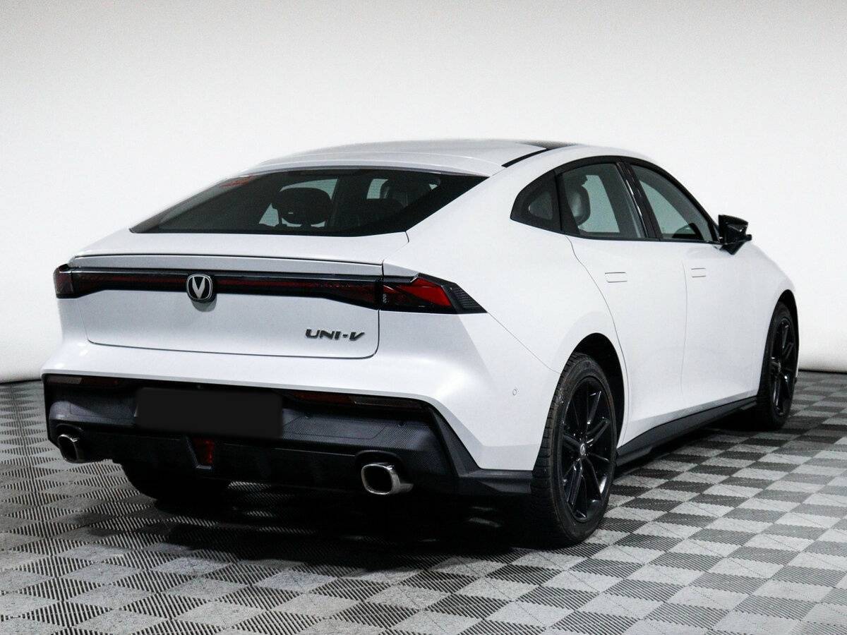 Changan UNI-V 2023 года с пробегом. Фото: #4
