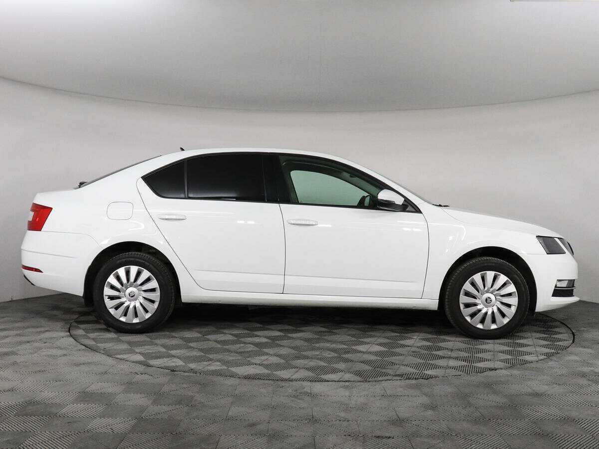 Skoda Octavia 2019 года с пробегом. Фото: #3