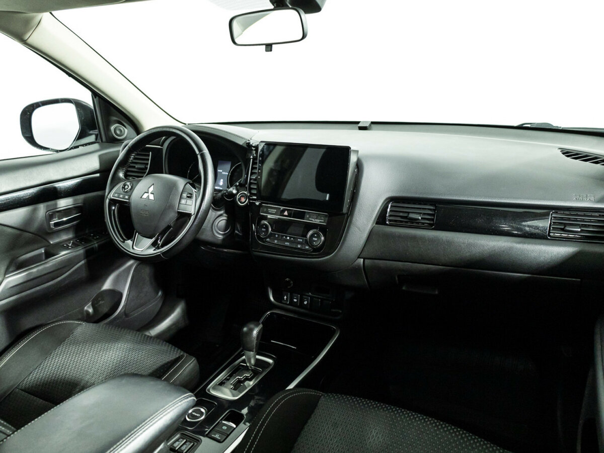 Mitsubishi Outlander 2018 года с пробегом. Фото: #8