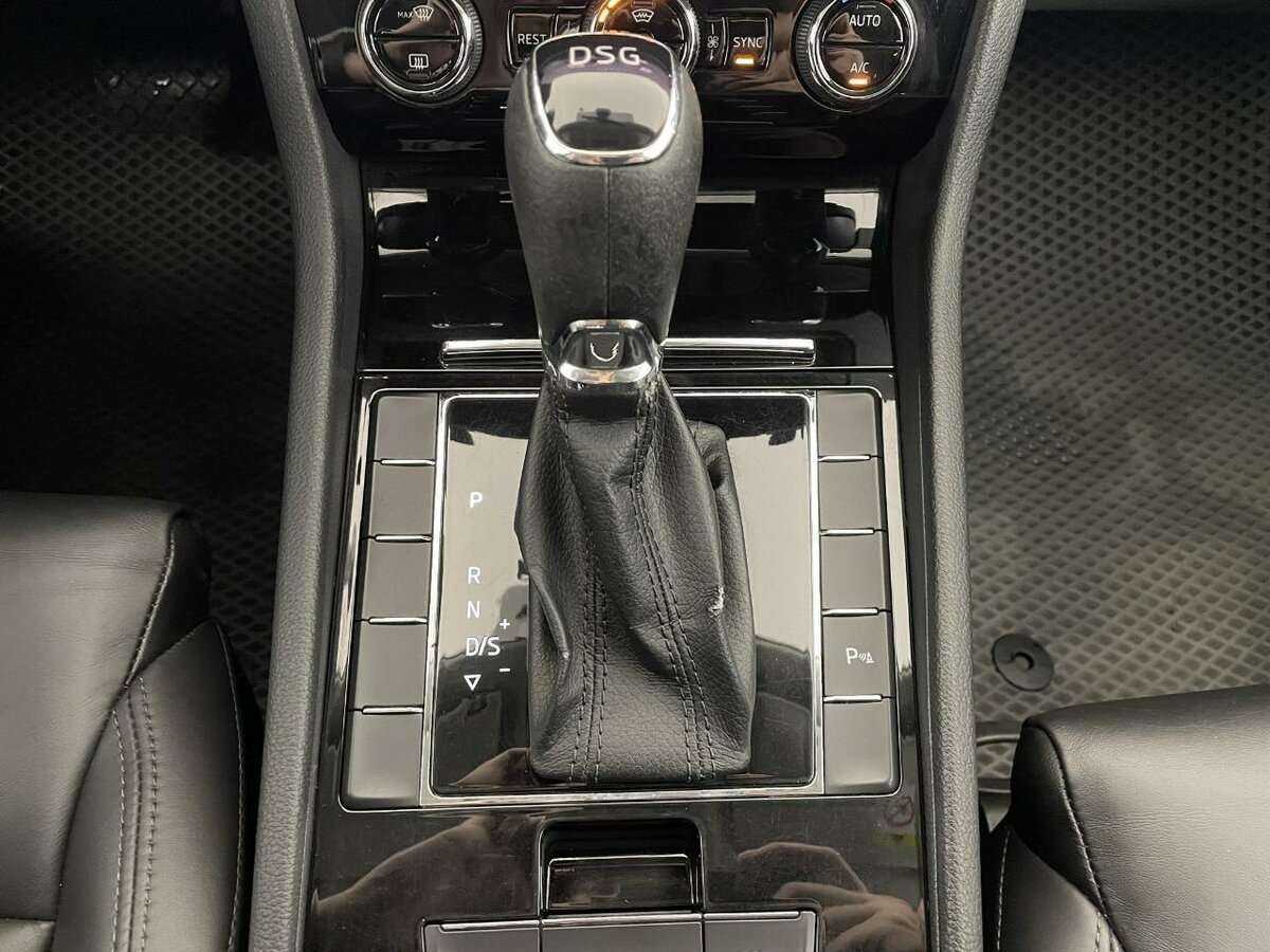 Skoda Superb 2018 года с пробегом. Фото: #12