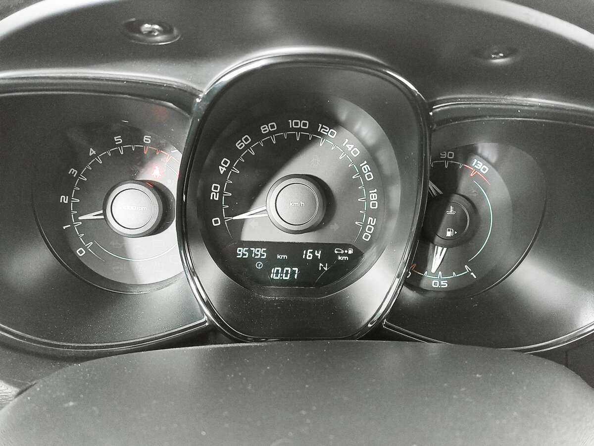 Lada (ВАЗ) Vesta 2015 года с пробегом. Фото: #9