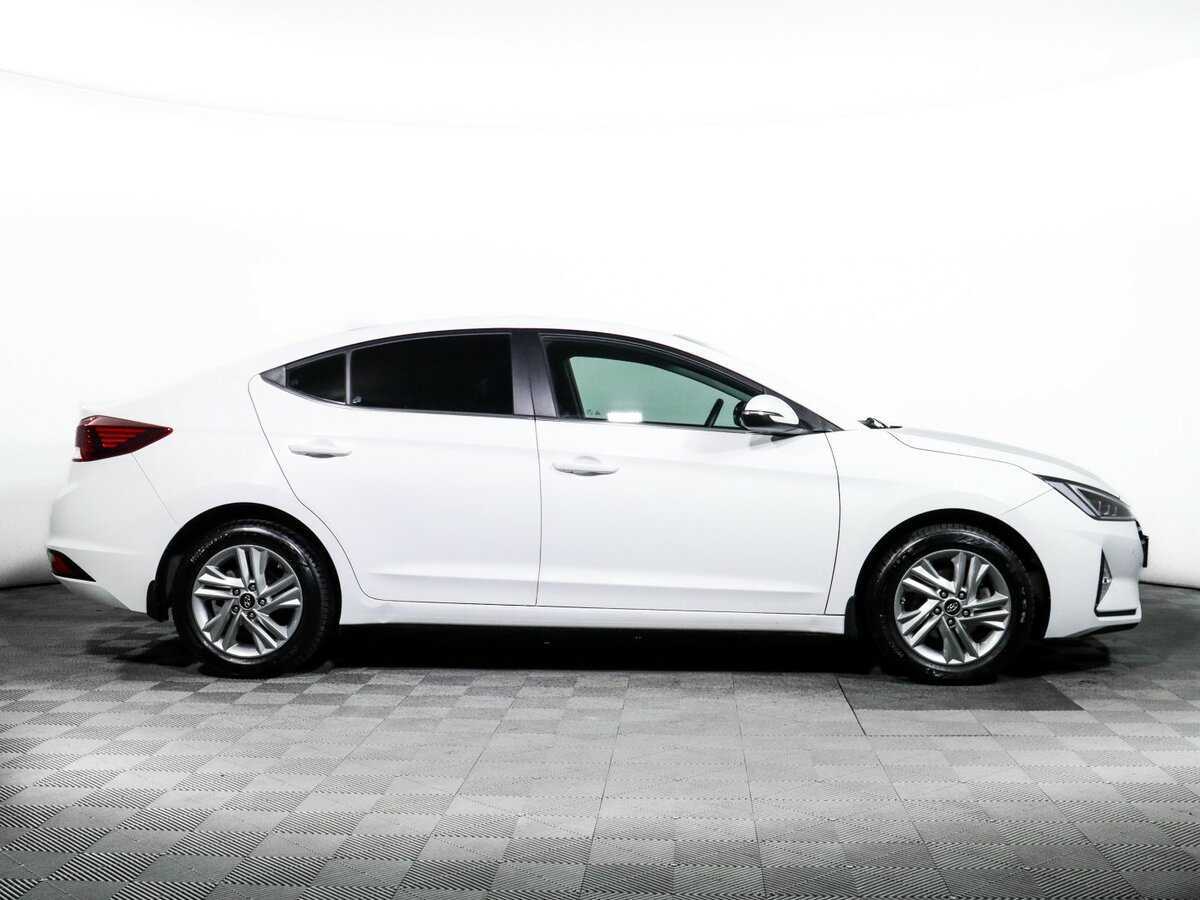 Hyundai Elantra 2020 года с пробегом. Фото: #3