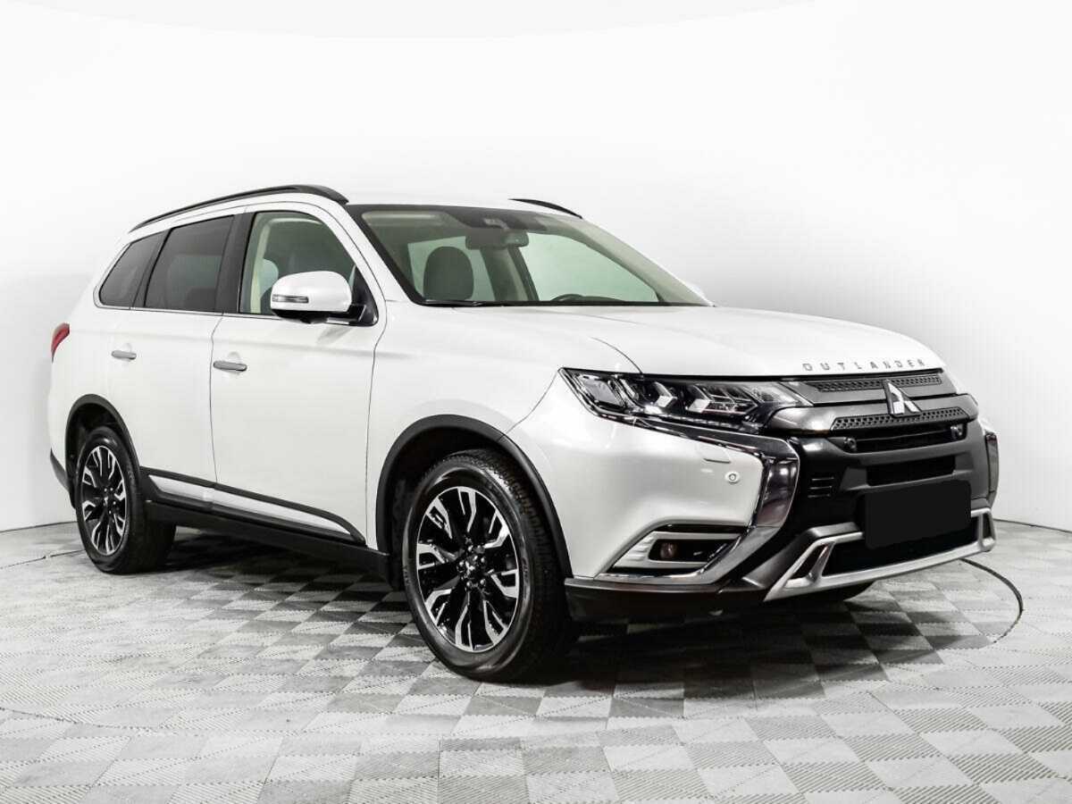 Mitsubishi Outlander 2021 года с пробегом. Фото: #2