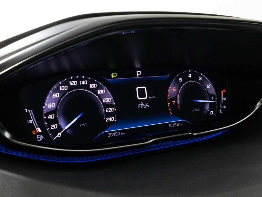 Peugeot 3008 2021 года с пробегом. Фото: #11