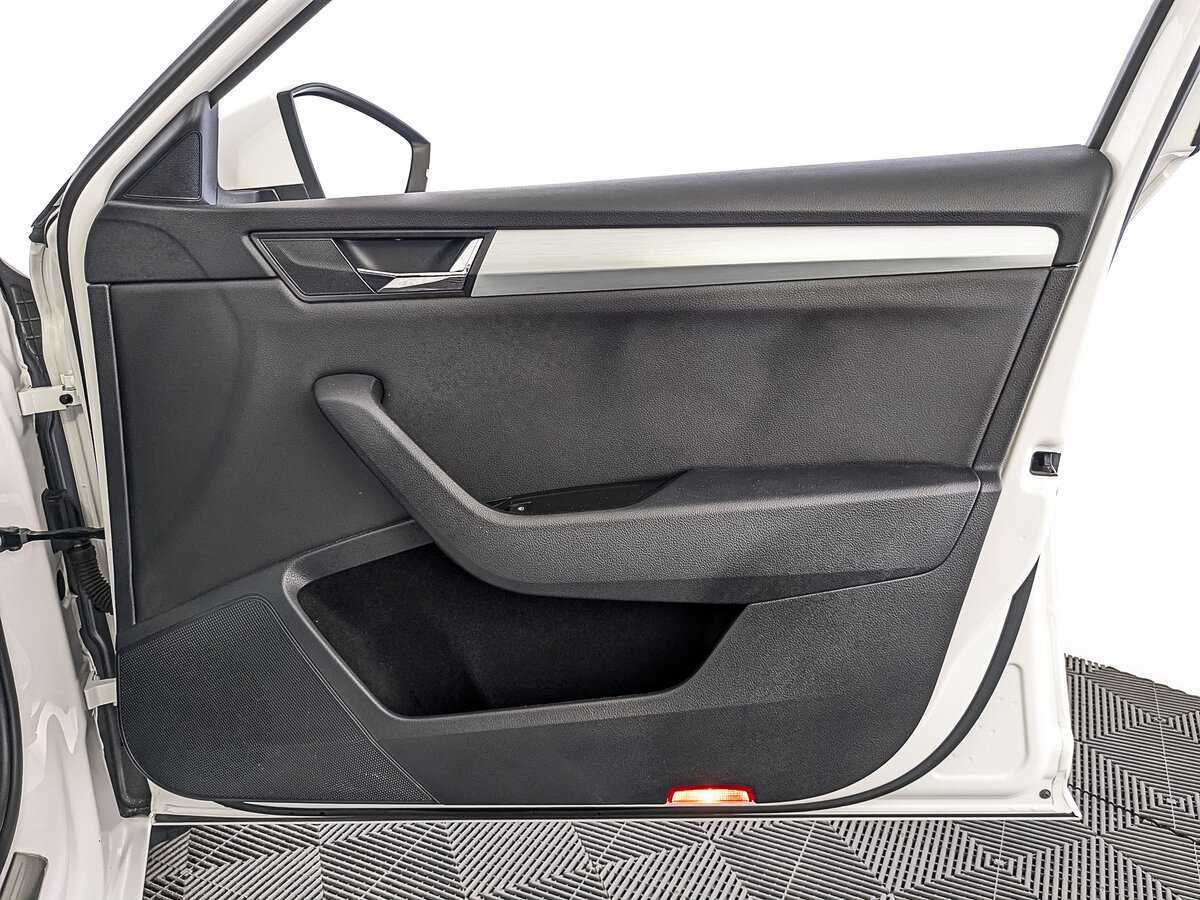 Skoda Superb 2017 года с пробегом. Фото: #23