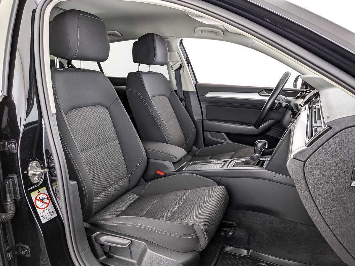 Volkswagen Passat 2018 года с пробегом. Фото: #18