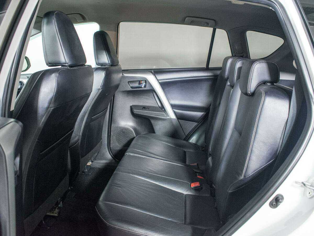 Toyota RAV4 2013 года с пробегом. Фото: #9