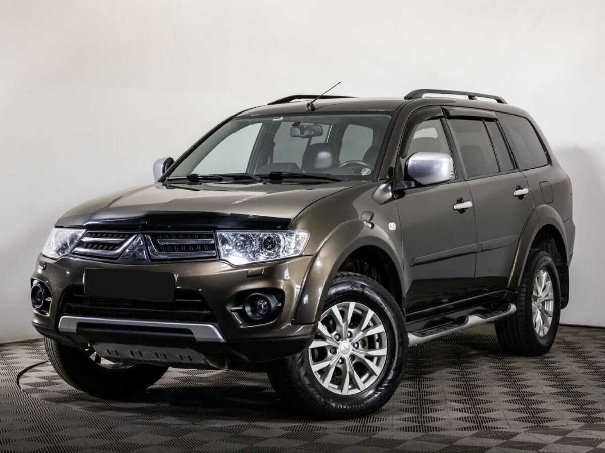 Mitsubishi Pajero Sport 2015 года с пробегом. Посмотреть фото
