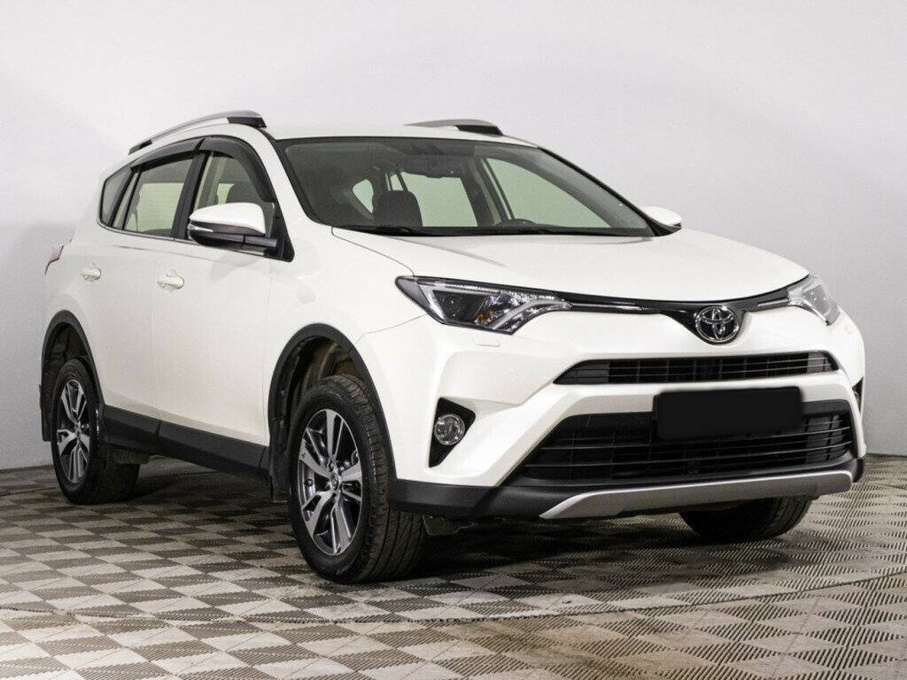 Toyota RAV4 2016 года с пробегом. Фото: #2