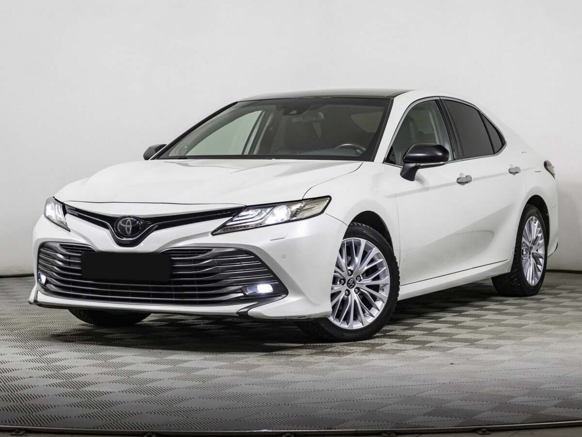 Toyota Camry 2019 года с пробегом. Посмотреть фото