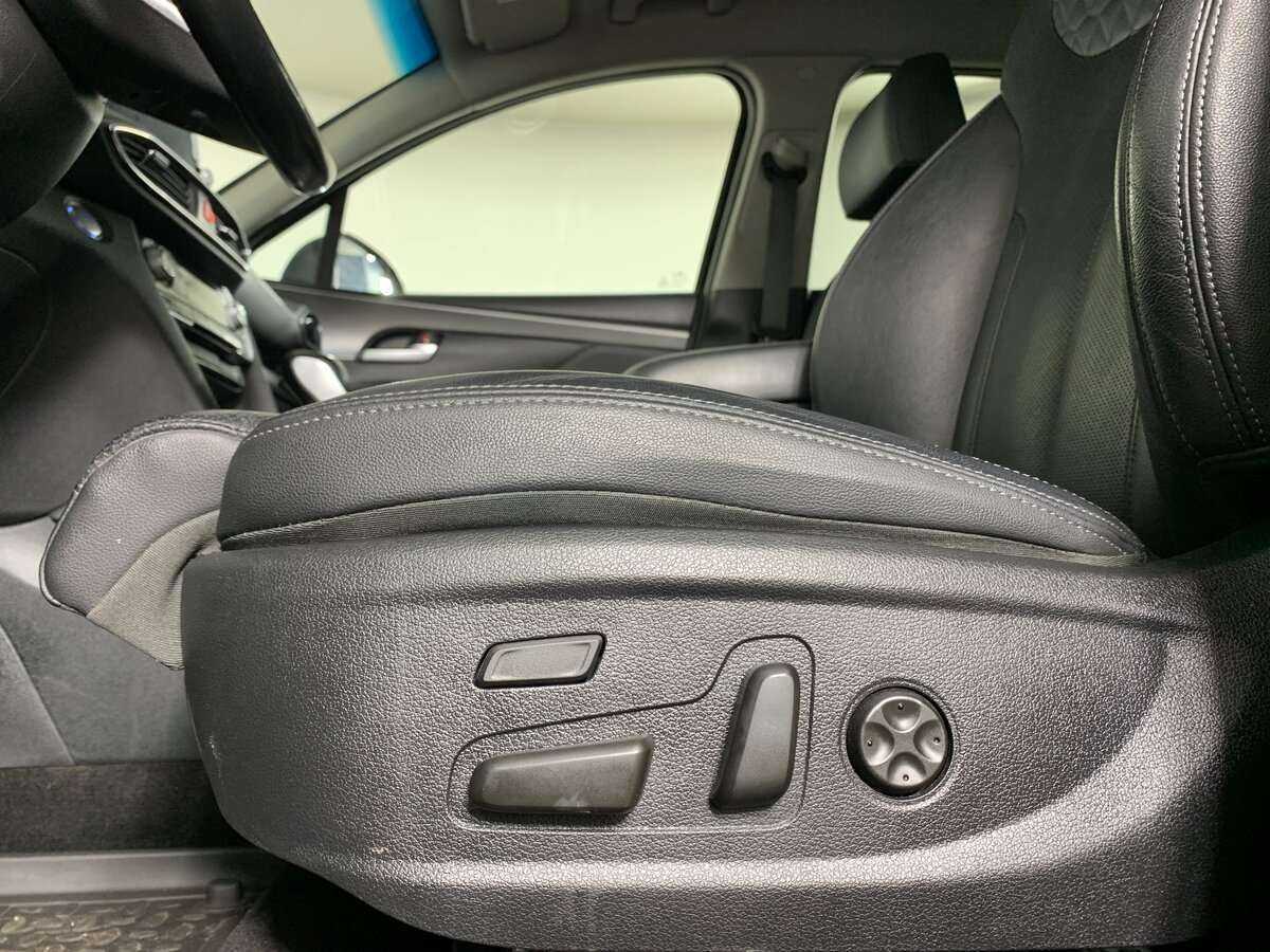 Hyundai Santa Fe 2019 года с пробегом. Фото: #13