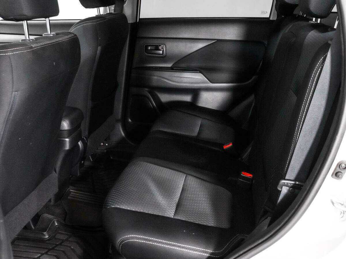 Mitsubishi Outlander 2018 года с пробегом. Фото: #10
