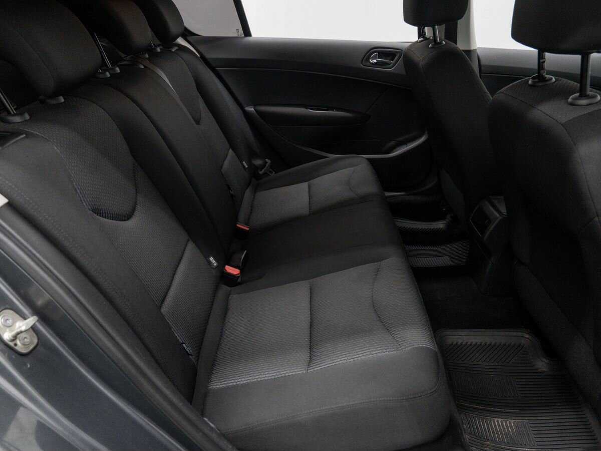 Peugeot 408 2013 года с пробегом. Фото: #8