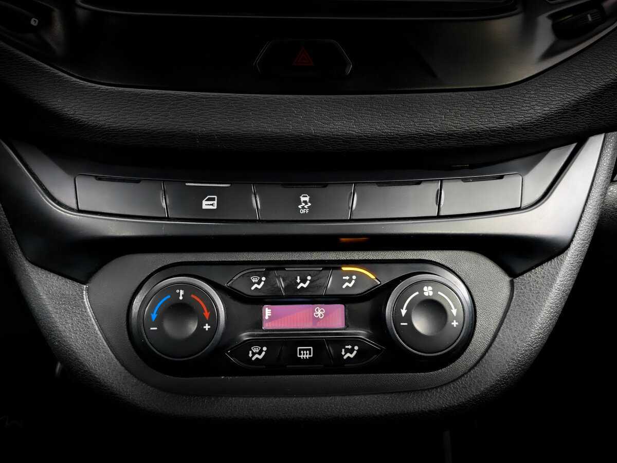 Lada (ВАЗ) Vesta 2019 года с пробегом. Фото: #12