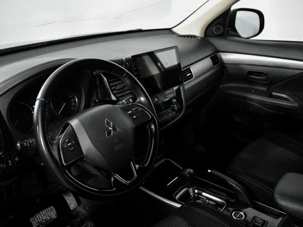 Mitsubishi Outlander 2017 года с пробегом. Фото: #8