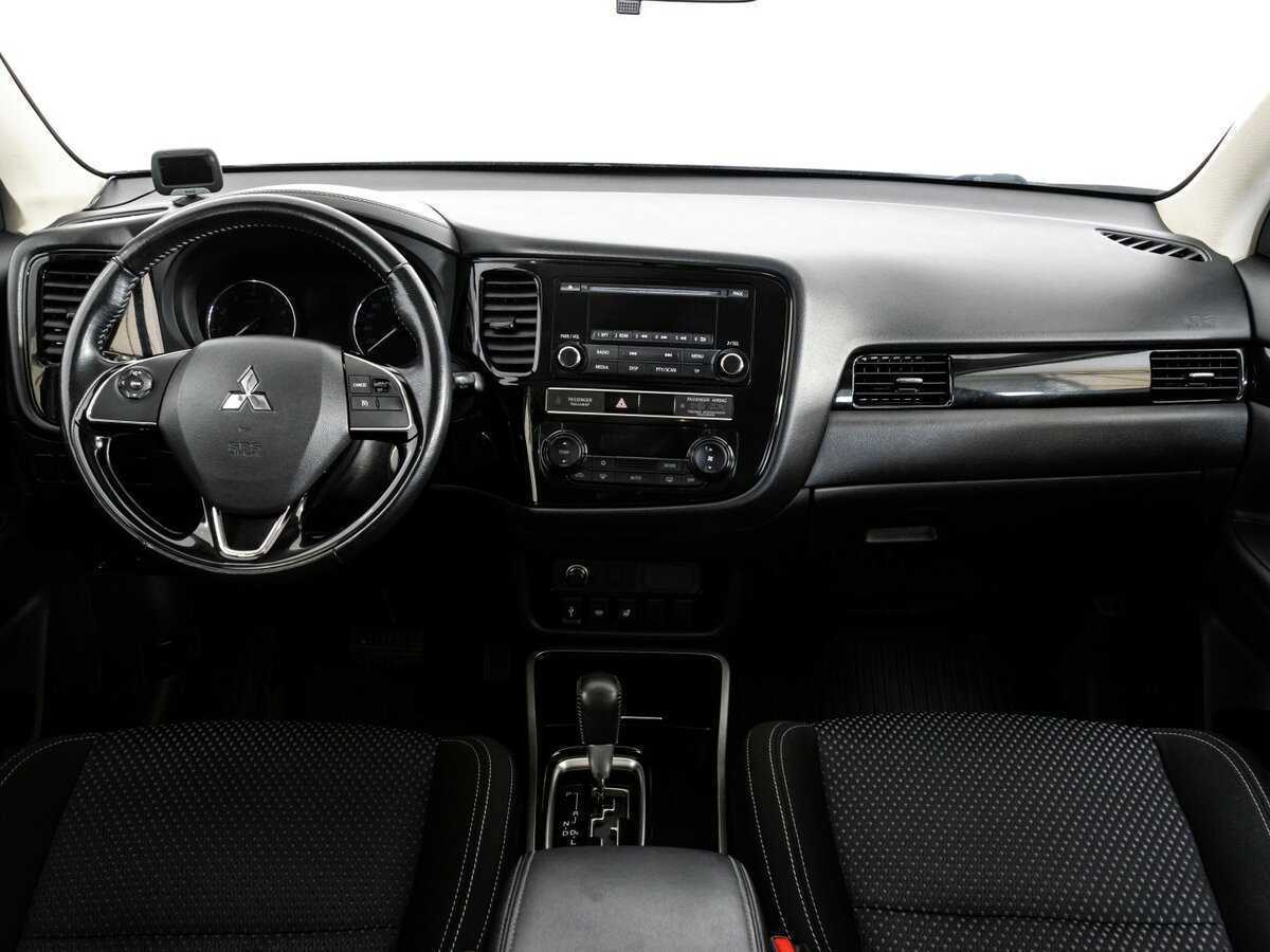 Mitsubishi Outlander 2018 года с пробегом. Фото: #7