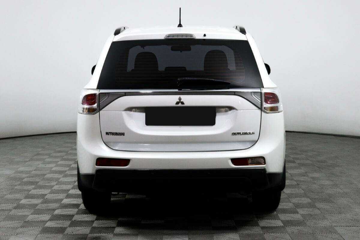 Mitsubishi Outlander 2013 года с пробегом. Фото: #5