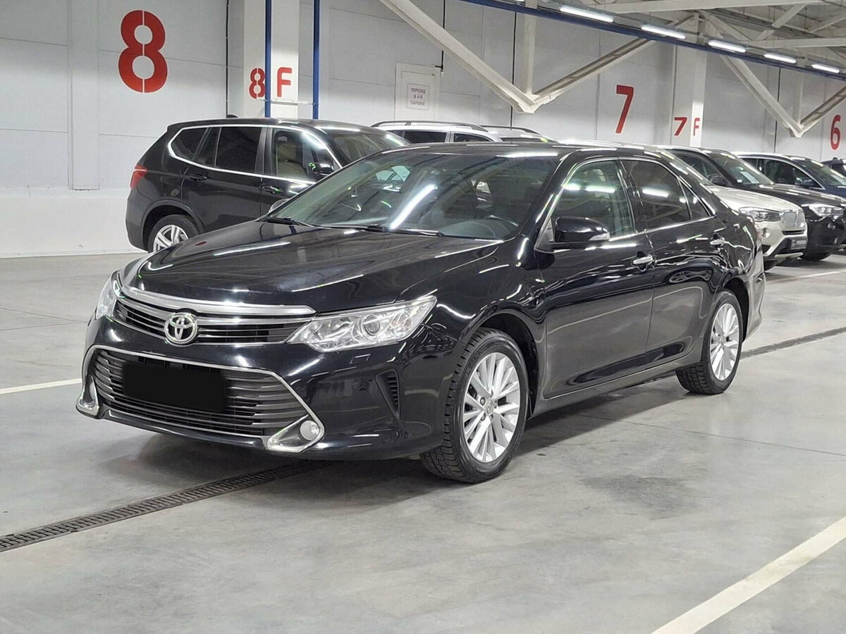 Toyota Camry 2015 года с пробегом. Посмотреть фото