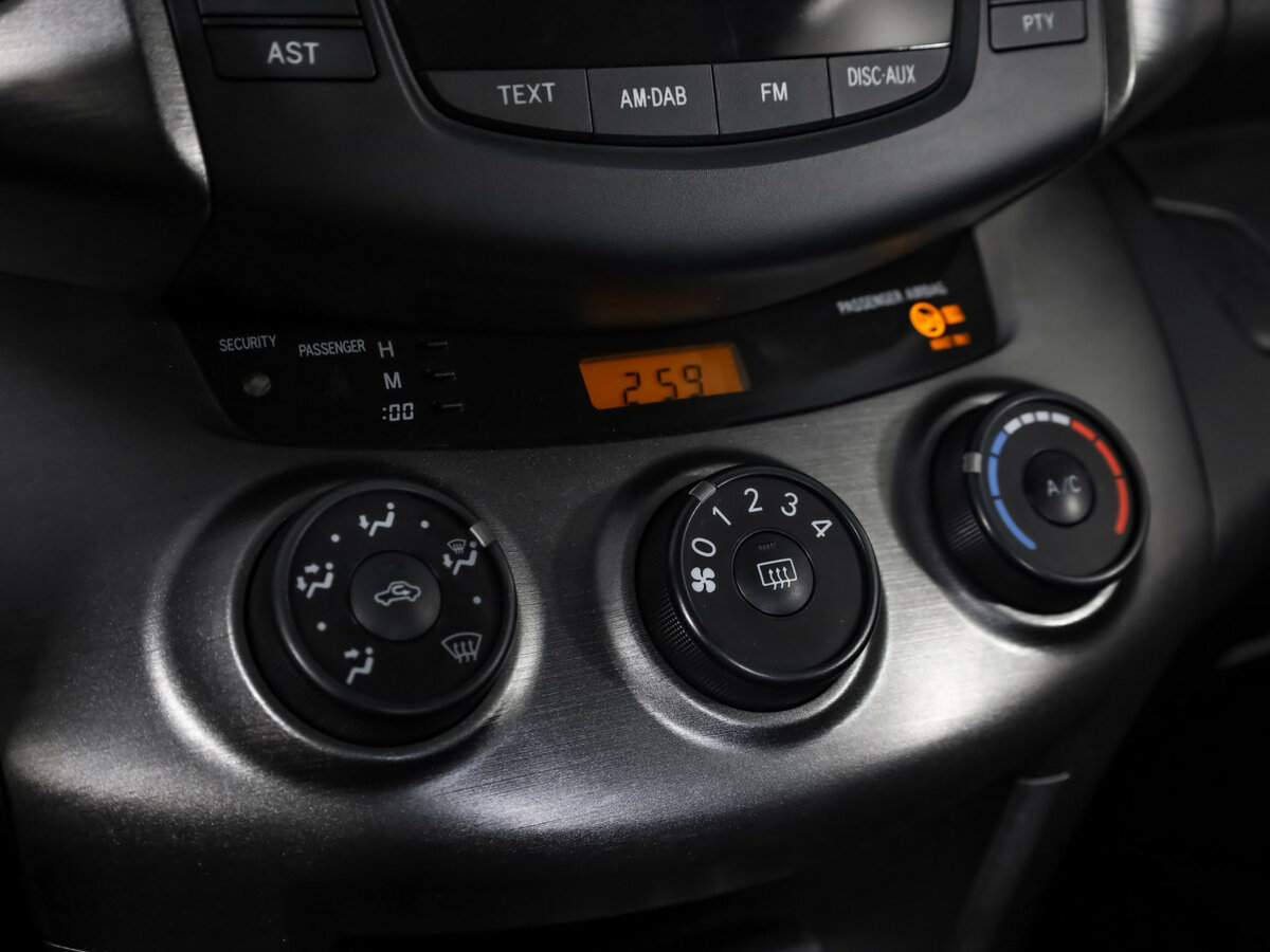 Toyota RAV4 2012 года с пробегом. Фото: #13