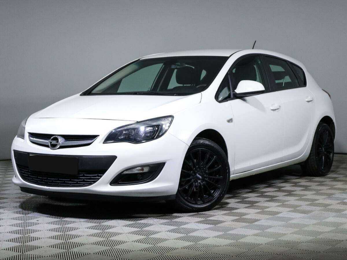 Opel Astra 2012 года с пробегом. Посмотреть фото