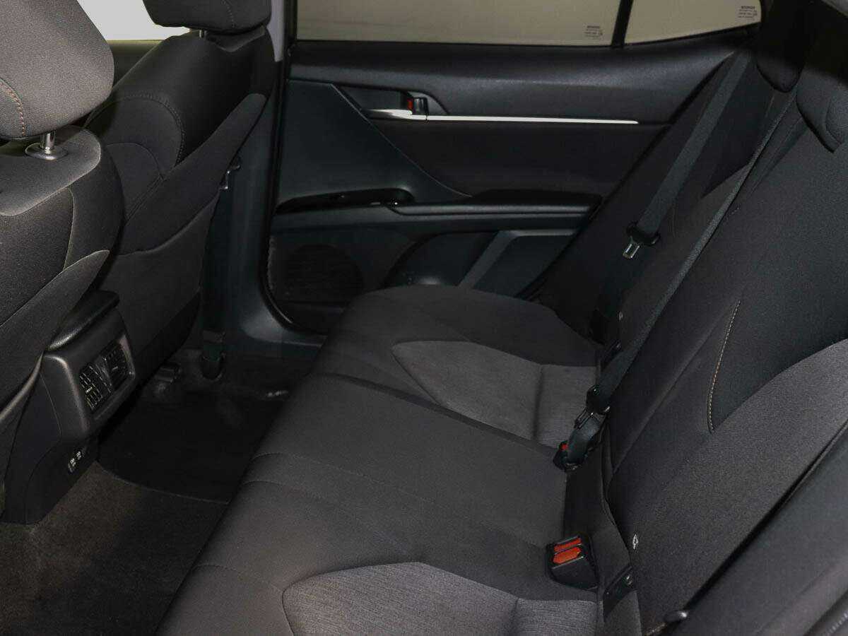 Toyota Camry 2020 года с пробегом. Фото: #8