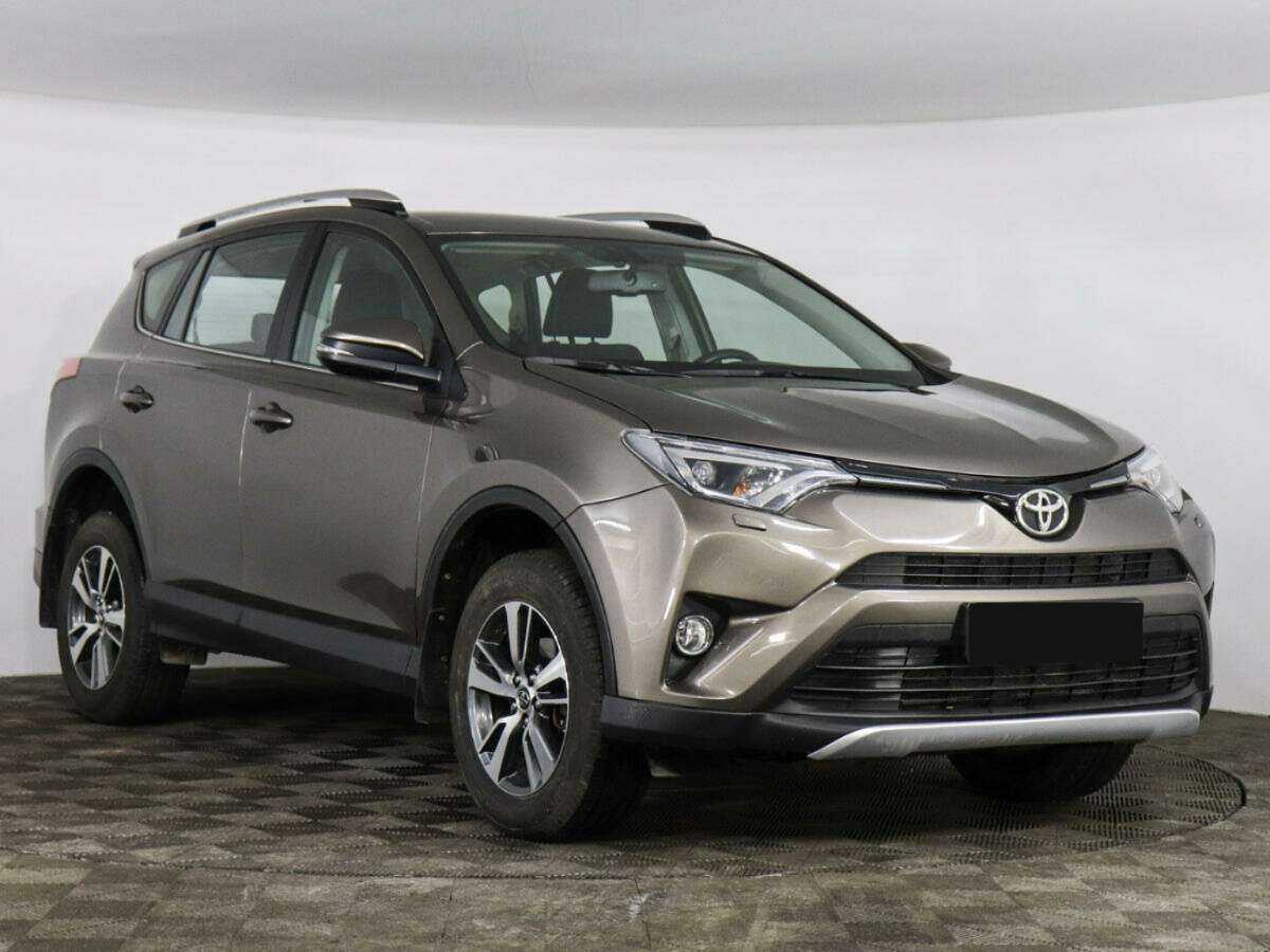 Toyota RAV4 2019 года с пробегом. Фото: #2